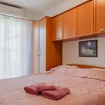 Kapovic Apartment Vir