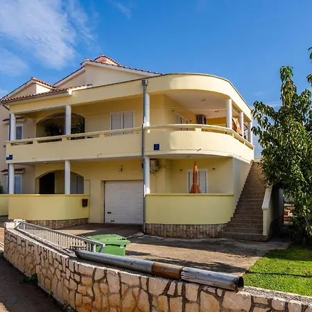 Kapovic Apartment *