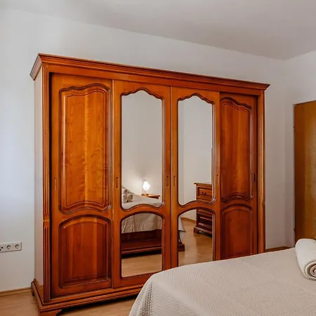 Kapovic Appartement *